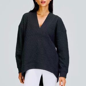 Lululemon Rippled V Neck Pullover Black Sz 10